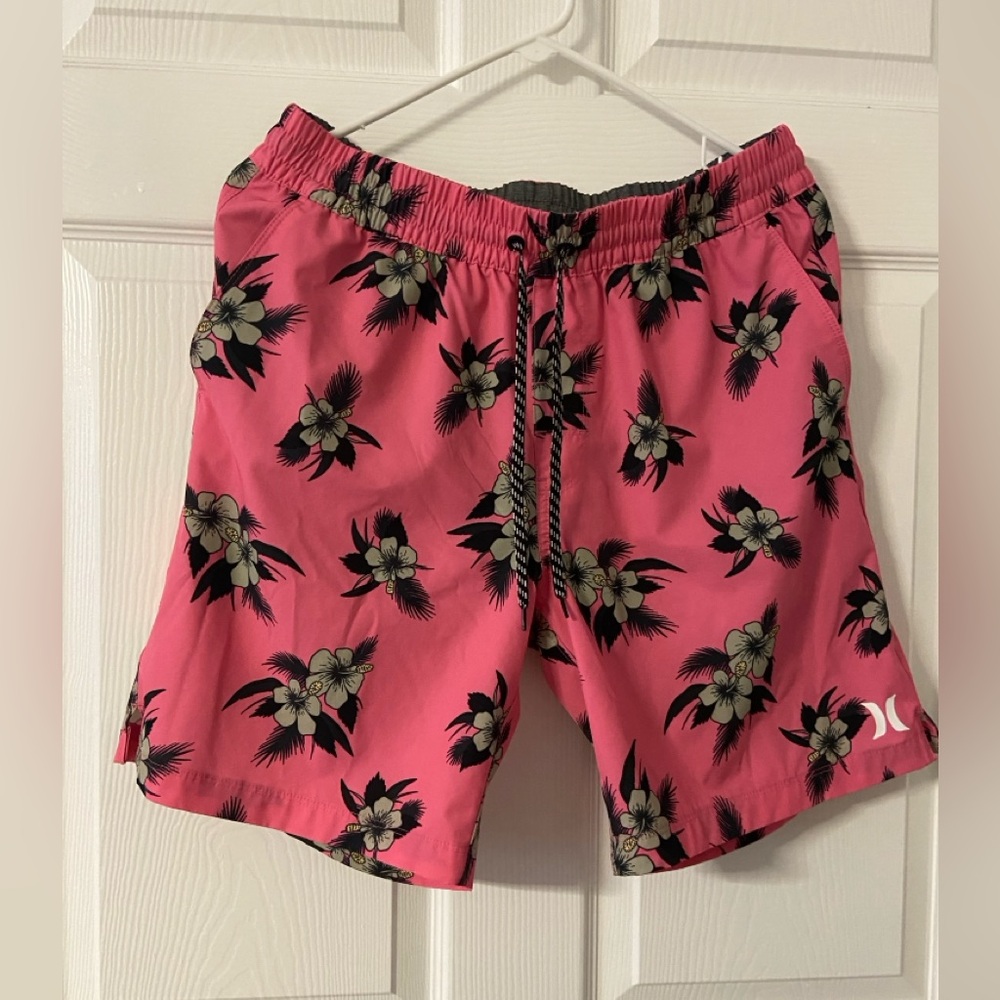 T37- HURLEY Pink HIBISCUS Hawaiian Swim/Board Shorts